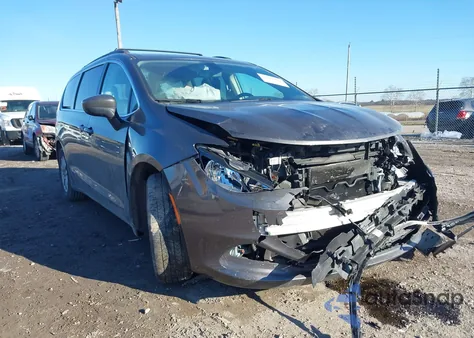 2021 Chrysler Voyager Lxi z USA, uszkodzony, nr VIN 2C4RC1DG1MR516178